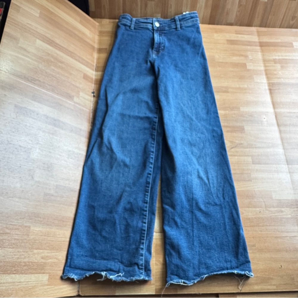 Zara high waist, large rear patch pockets, raw, frayed hem jeans, size 12